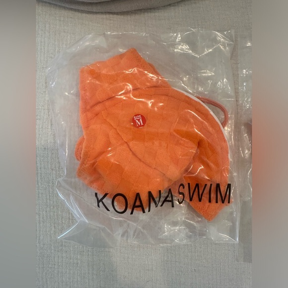 KOANA SWIM
TOP : M
BOTTOM : L
Original price $120 - Picture 4 of 5